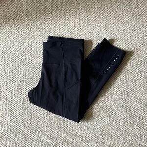 Black cropped lululemon leggings
